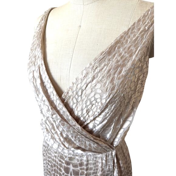 NWOT Haute Hippie  Faux Wrap Alligator Jacquard Dress in Buff Beige Size Small - Picture 2 of 10
